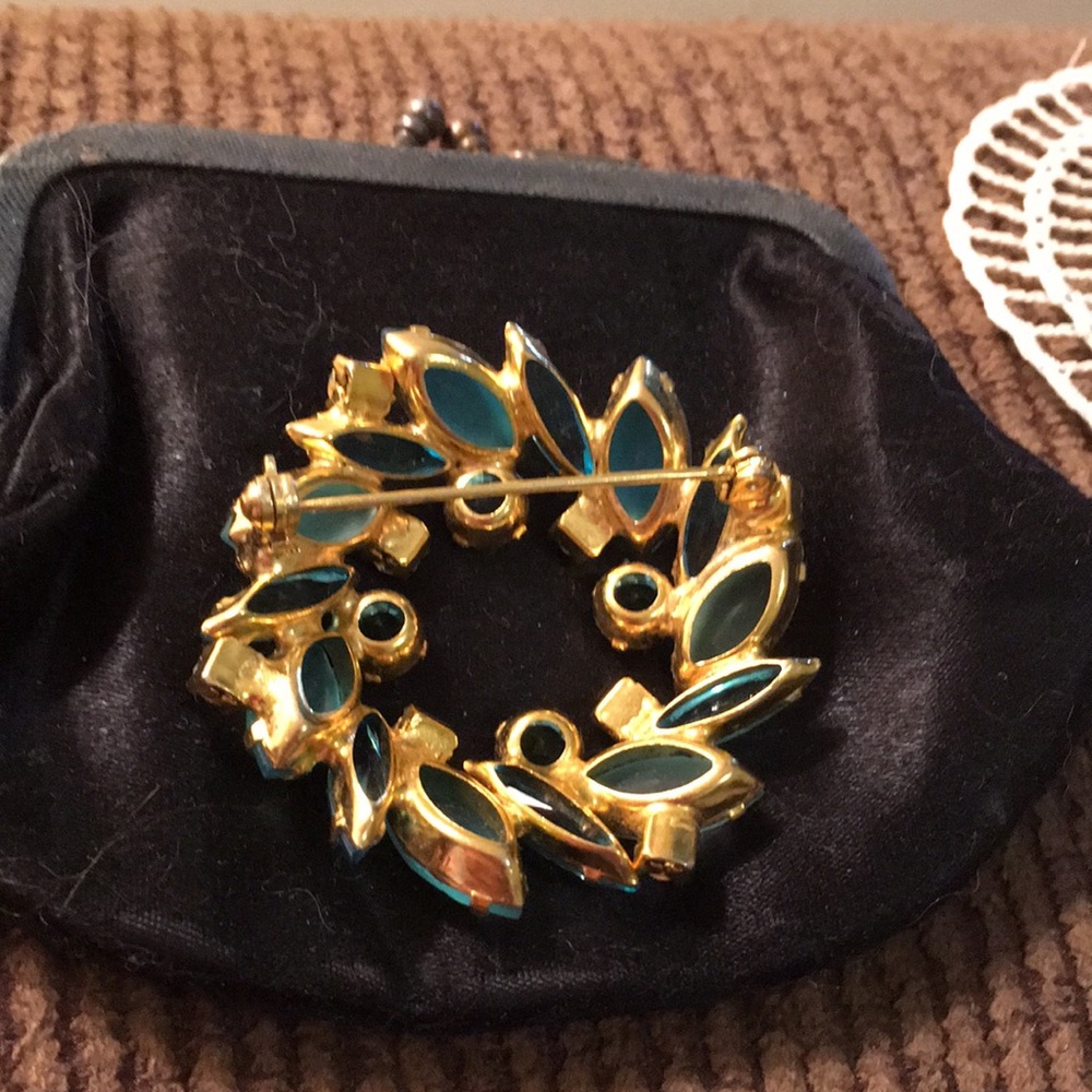 Beautiful Vintage Brooch - Picture 2 of 5